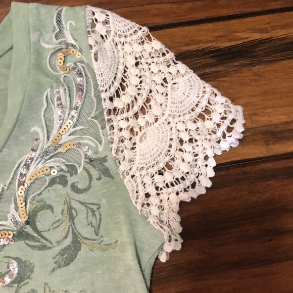 Miss Me V-neck Tee - Picture 3 of 4